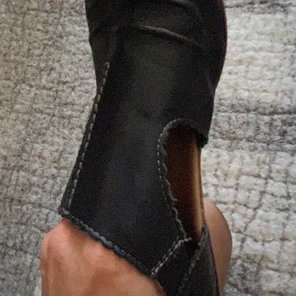 Leather shoes - Picture 7 of 9